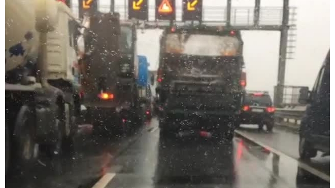 В Петербурге из-за снежного шторма объявлен жёлтый уровень опасности