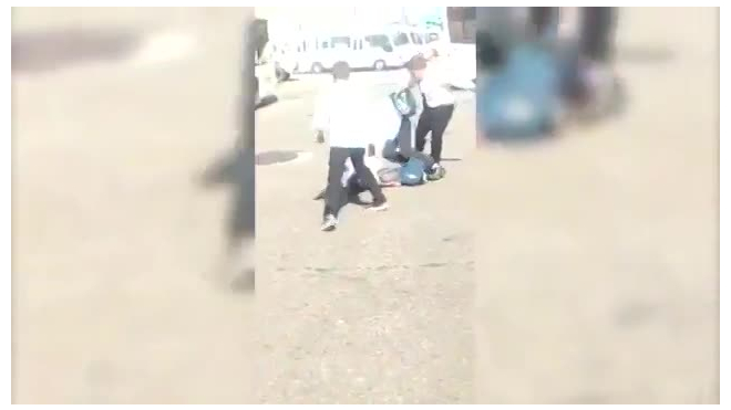Появилось видео жестокого избиения сочинского школьника одноклассниками