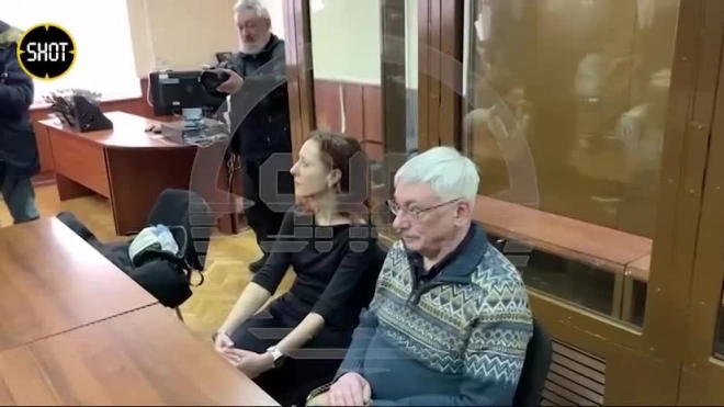 Суд приговорил правозащитника Орлова* к 2,5 годам колонии