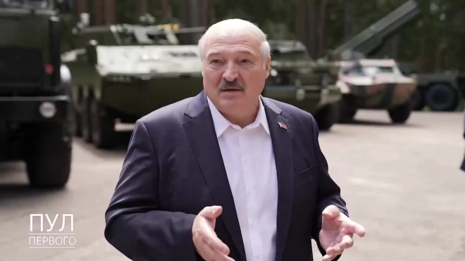 Лукашенко сравнил белорусскую "диктатуру" с американской "демократией"