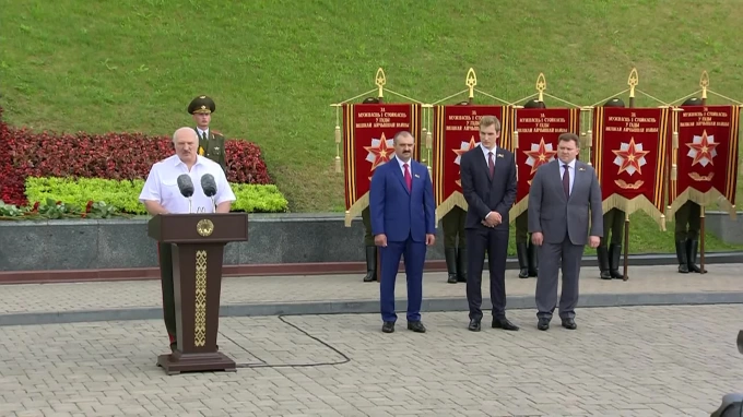 Лукашенко: Минск и Москва не позволят возродить нацизм