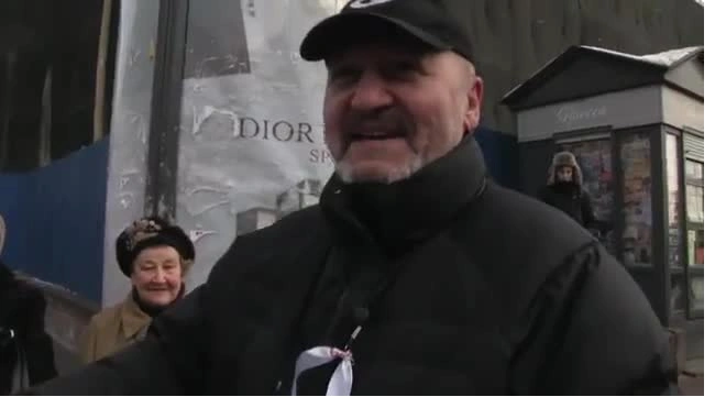 Петербуржец с татуировкой про Путина сбежал из России