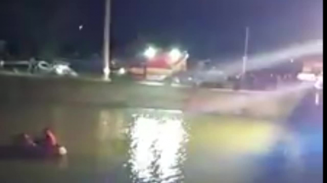 В Румынии автобус с пассажирами упал в реку: девять человек погибли