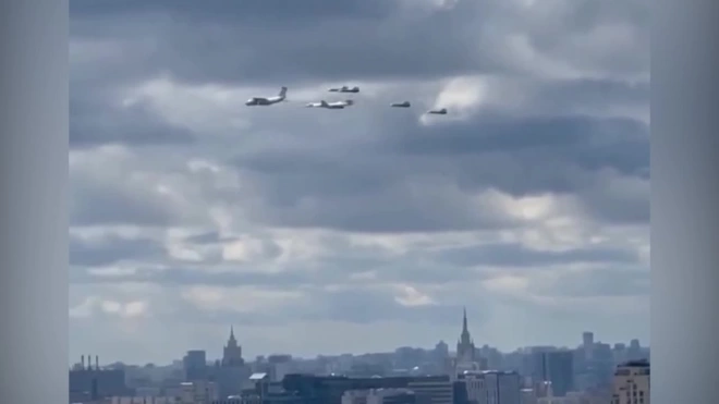 В небе над Москвой прошла репетиция авиационной части парада Победы