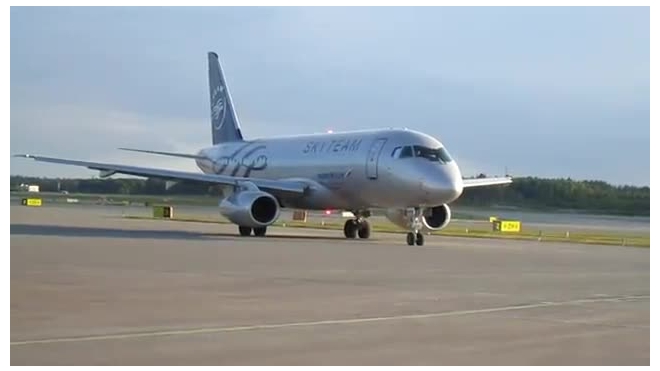«Трансаэро» покупает 6 самолетов SSJ-100 для перевозок из Петербурга