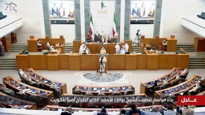 Новый эмир Кувейта принес клятву перед парламентом