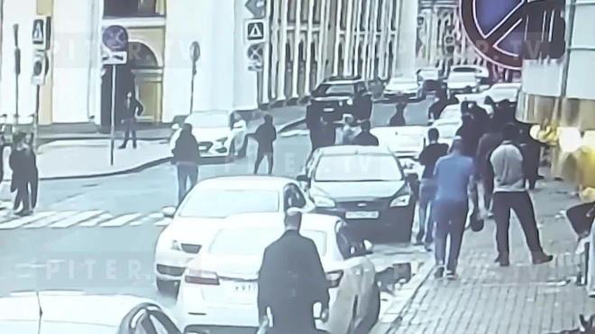 Конфликт со стрельбой на улице Ломоносова попал на видео