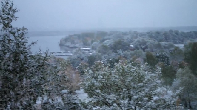 Видео первого снега в Москве поразило россиян