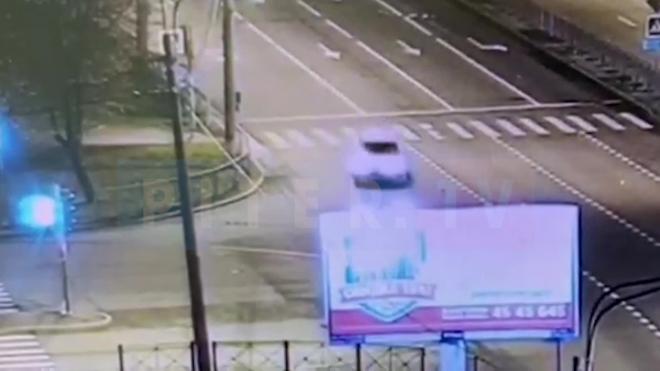 В аварии на перекрестке проспекта Юрия Гагарина и улицы Типанова пострадал дорожный знак