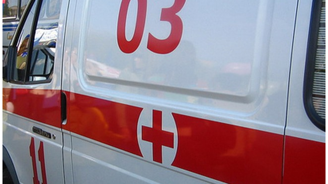 На Каменноостровском проспекте кусок лепнины зашиб девочку, школьницу увезли в больницу