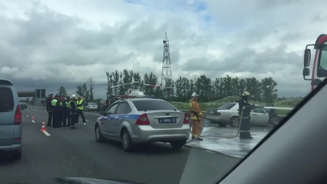 Машина врезалась в автобус на Пулковском: за пострадавшими прилетел вертолет
