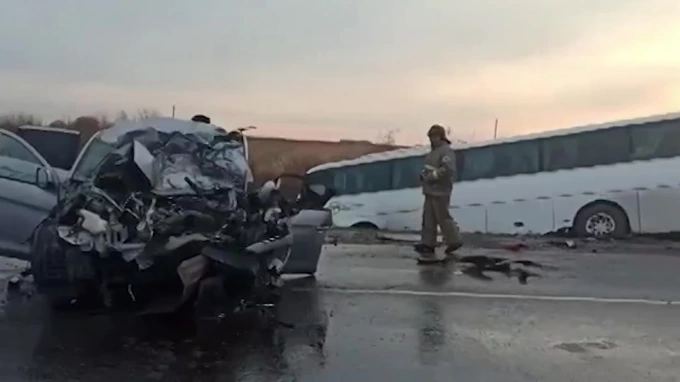 В Челябинской области в ДТП с рейсовым автобусом погиб человек