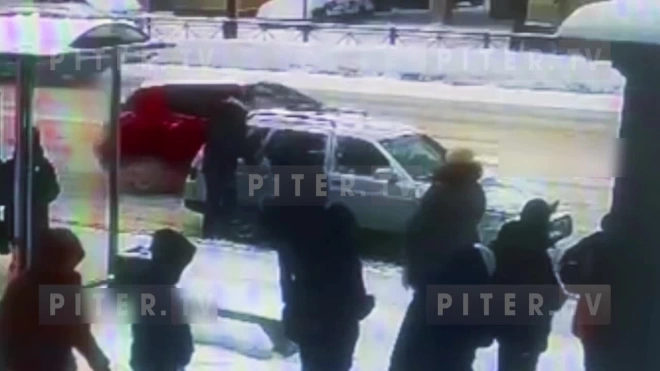 Появилось видео дорожного конфликта со стрельбой в Колпино