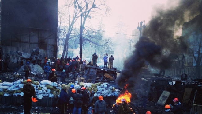 Участники «Евромайдана» сожгли Мост влюбленных, известную киевскую достопримечательность