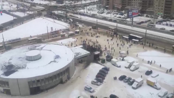 "Балтийскую" закрыли на весь день, чтобы завершить ремонт эскалаторов