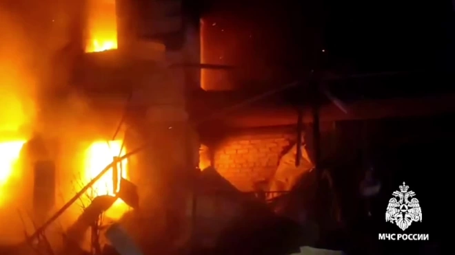 В Татарстане после пожара в жилом доме спасли человека из-под завалов