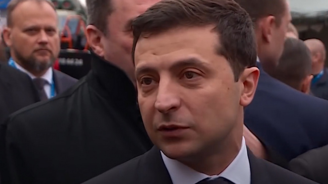 Зеленский заявил о готовности первым звонить Путину