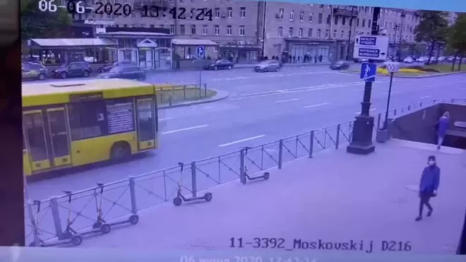 Момент ДТП на Московском проспекте попал на видео