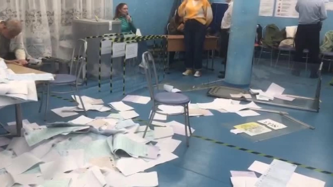 Члены избирательной комиссии №803 разгромили участок в Петербурге