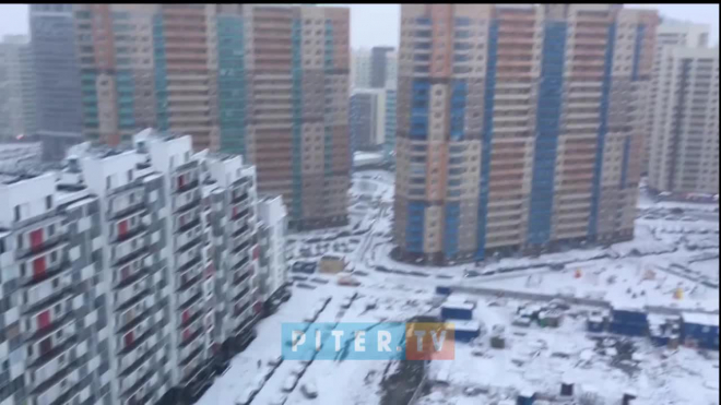Петербург накрыл апрельский снегопад: осадки не собираются таять