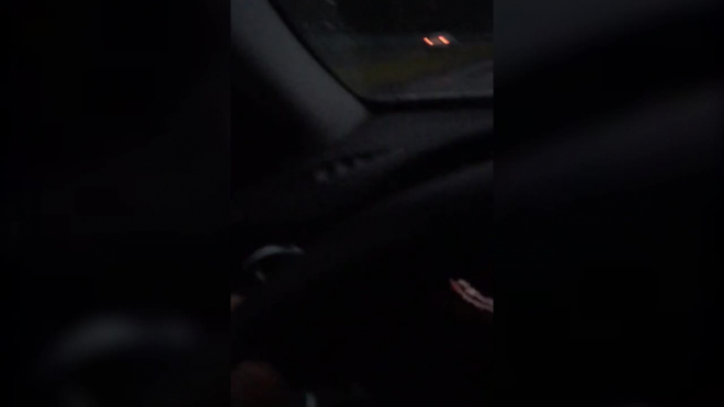 Видео: на Маршала Блюхера таксист ночью гонял по встречной полосе