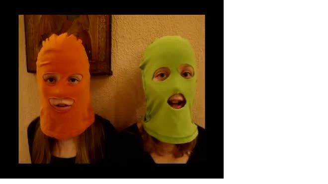 Две четвероклассницы записали видео в поддежку Pussy Riot
