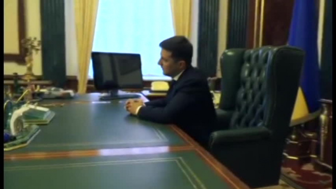 Видео: Зеленскому не понравилось президентское кресло