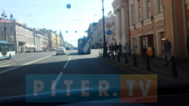 Видео: в Петербурге появились троллейбусы на аккумуляторах