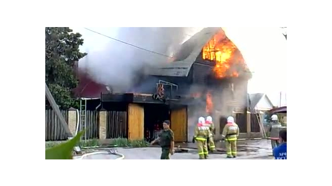 В Краснодаре горит детский дом при местном храме