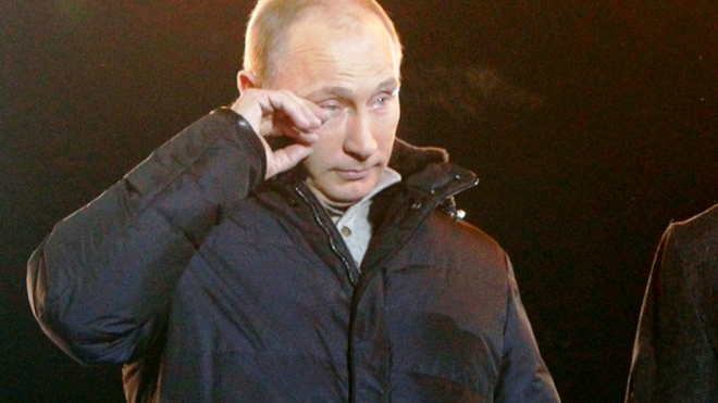 На Манежной, где плакал Путин, выдавали по пятитысячной купюре на 8 человек