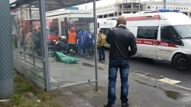 Женщина умерла на автобусной остановке в Веселом поселке