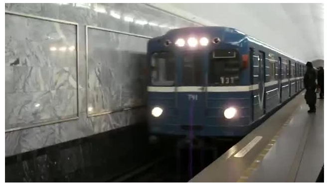 Мужчина, бросившийся под поезд на «Балтийской», выжил и сбежал из метро