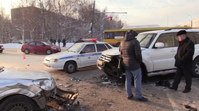 В Ижевске нетрезвый водитель устроил массовое ДТП