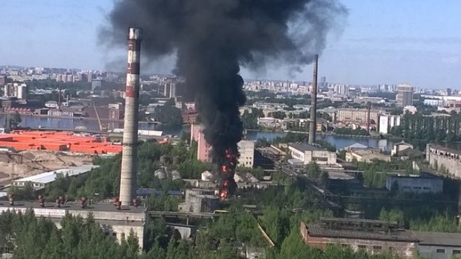 Пожар на химзаводе в Петербурге: два человека пострадали из-за возгорания цистерны с топливом