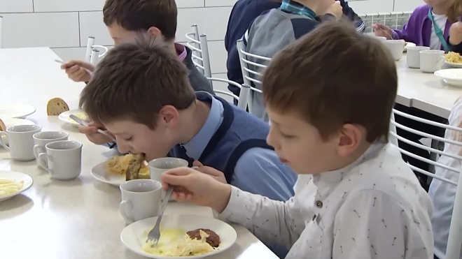 Финская журналистка оценила обед российских школьников
