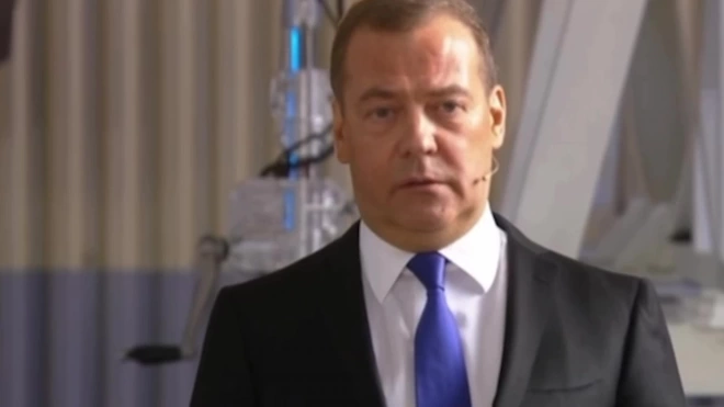 Медведев назвал ядерное оружие скрепой для России