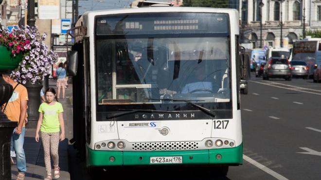 В автобусах до Пулково начали принимать оплату по банковским картам