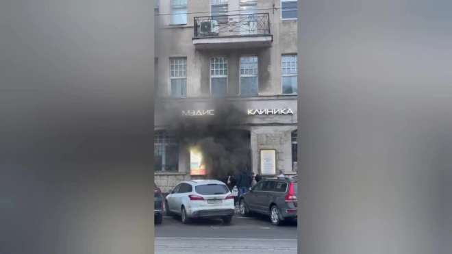 После пожара в сауне на Петропавловской улице эвакуированы 15 человек