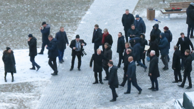 Путина встретили с оркестром на торжественном открытии памятника Даниилу Гранину