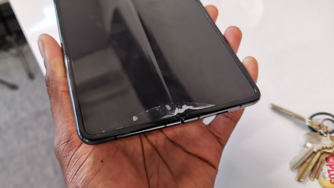 Samsung Galaxy Fold сломался после 120 тысяч складываний