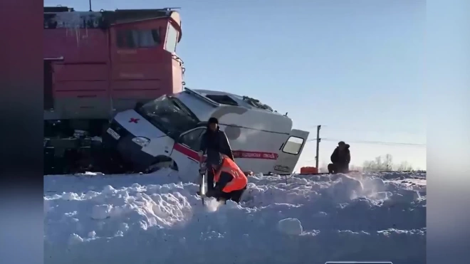 В Хабаровском крае столкнулись поезд и машина скорой помощи