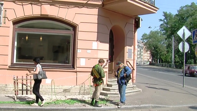 Балкон на Кронверкском восстановили дезертиры