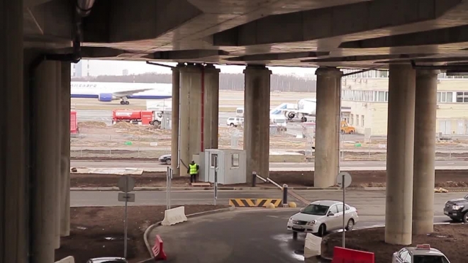 Индия закрыла воздушный коридор для самолета "Санкт-Петербург — Нячанг", пассажиры сидят в пакистанском аэропорту