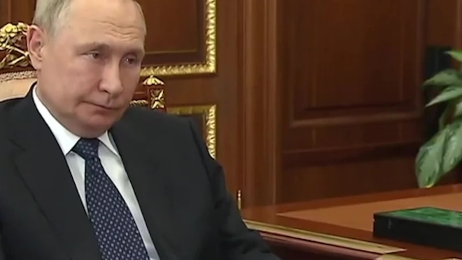 Путин пошутил, что айтишников в Сбере больше, чем финансистов