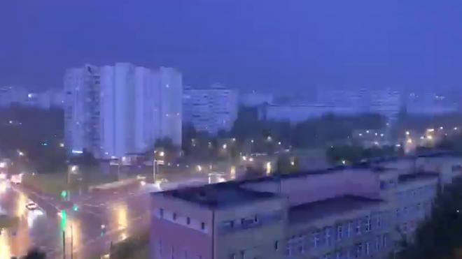 Синоптики снова прогнозируют в Москве грозовой дождь с градом 