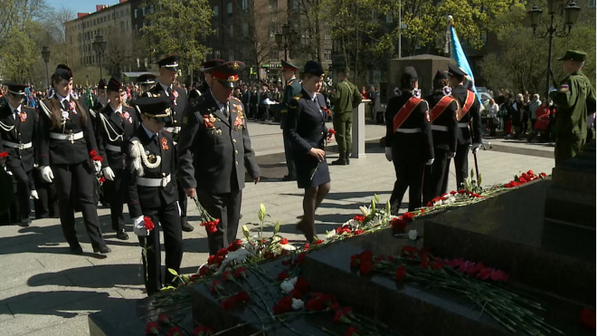 Видео: акция "Светом Победы едины" прошла на Площади Выборгских полков