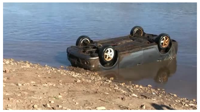 Видео: Под Кировом из реки достали машину с трупом пропавшего пять месяцев назад мужчины