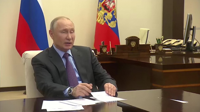 Путин поручил проработать вопрос об уплате топливного акциза на АЗС