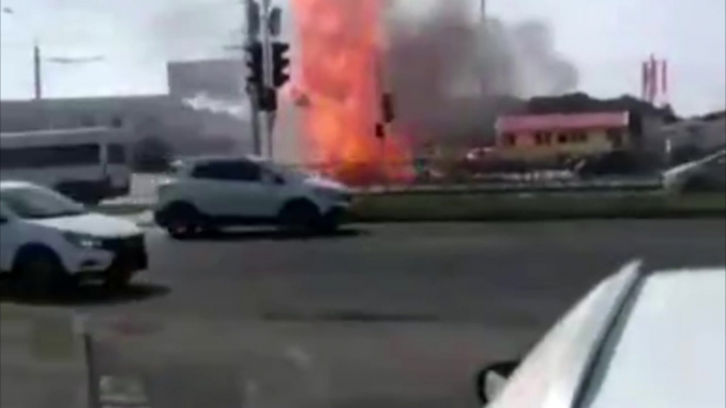 В Ставрополе взорвался автомобиль, момент взрыва попал на видео