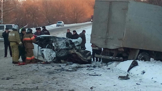 На въезде в Сердобск в жуткой аварии погибли трое молодых ребят